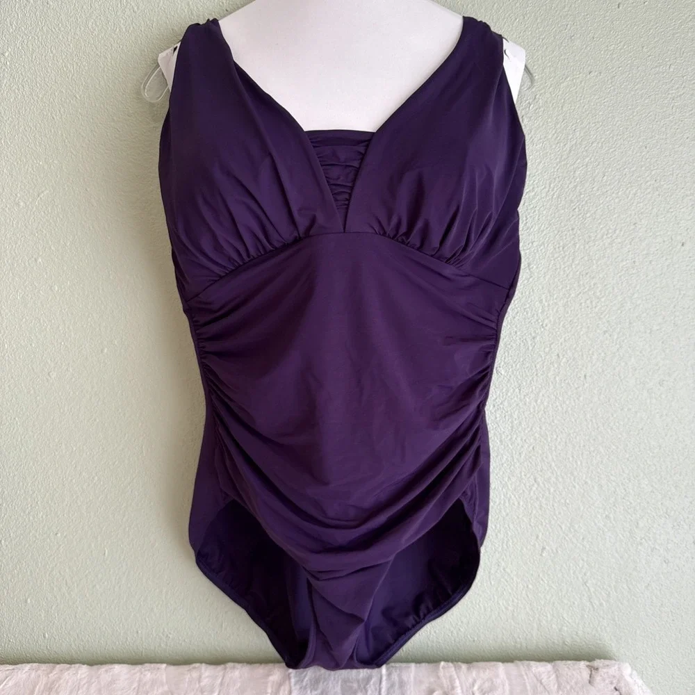 Lands End Swimsuit Women 18 DD Purple Slimming One Piece Built In Bra Vacation